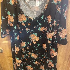 LuLaRoe Black and Gray Floral Top